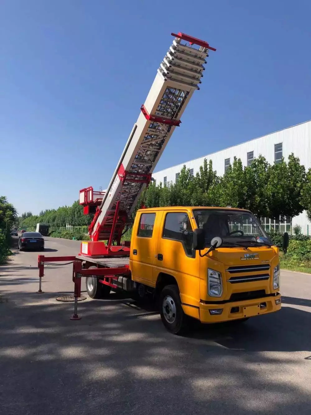 务川附近的云梯车出租服务：轻松解决高空作业需求